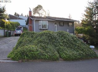 1125 Oakway Dr, Coos Bay, OR 97420