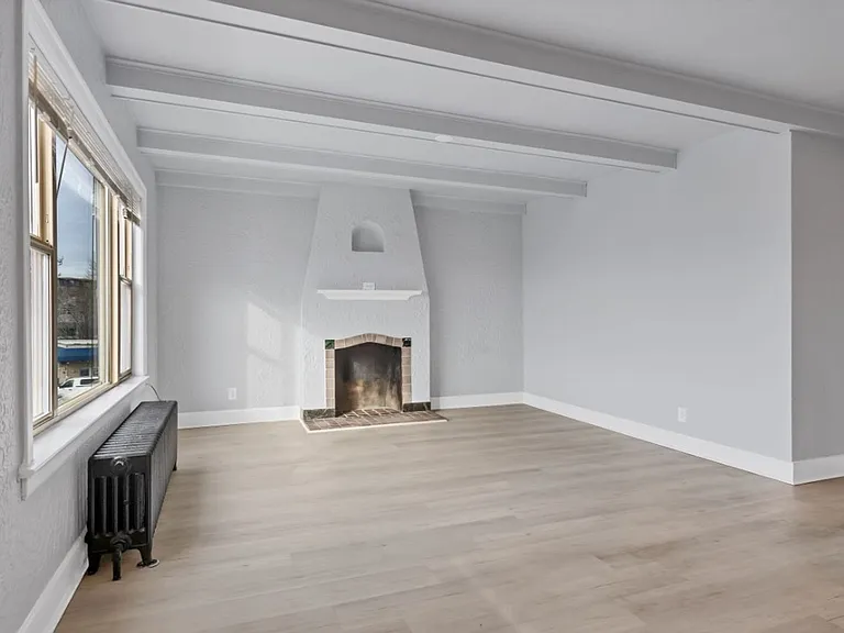 Lake Street Apartments | Downtown Kirkland | Renovated Units Just Steps from Marina Park — Photo 12