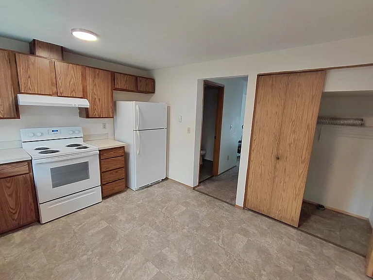 2426 Madison Ave SE #3 — Photo 4
