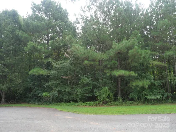 1832 Jaya Dr, Sherrills Ford, NC 28673