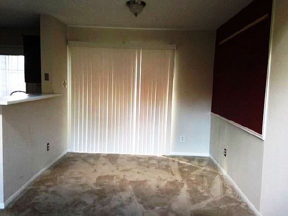 4th image of 2323 Fairwind Dr APT 214