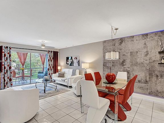 4th image of 9261 Sunrise Lakes Blvd APT 301