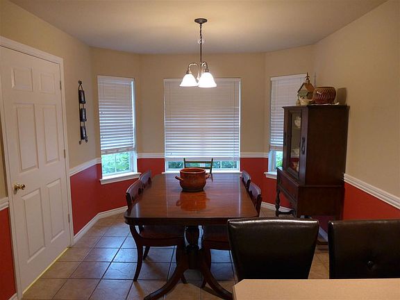 4th image of 208 Chuckar Dr