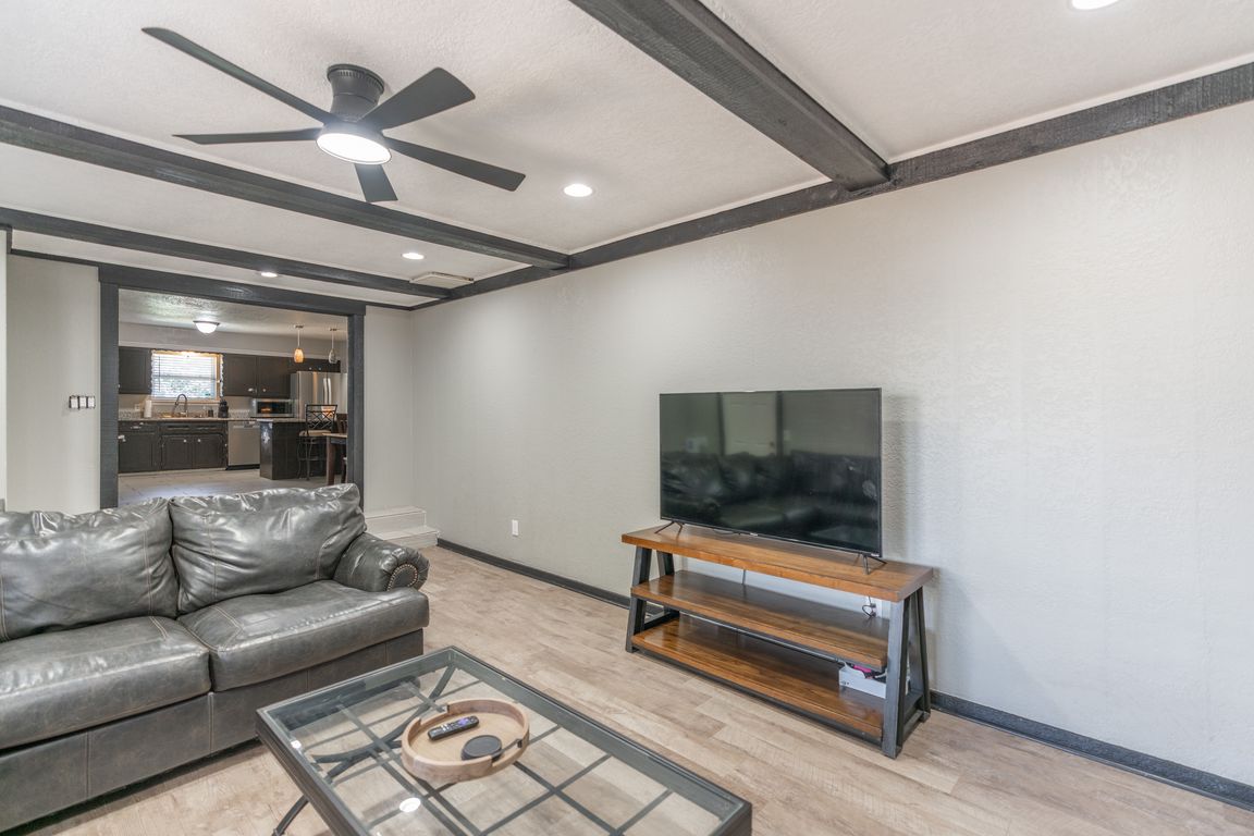 next background image