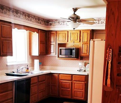 2nd image of 1313 Rollins St