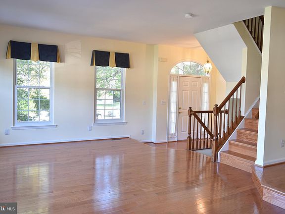 5th image of 8901 Royal Astor Way
