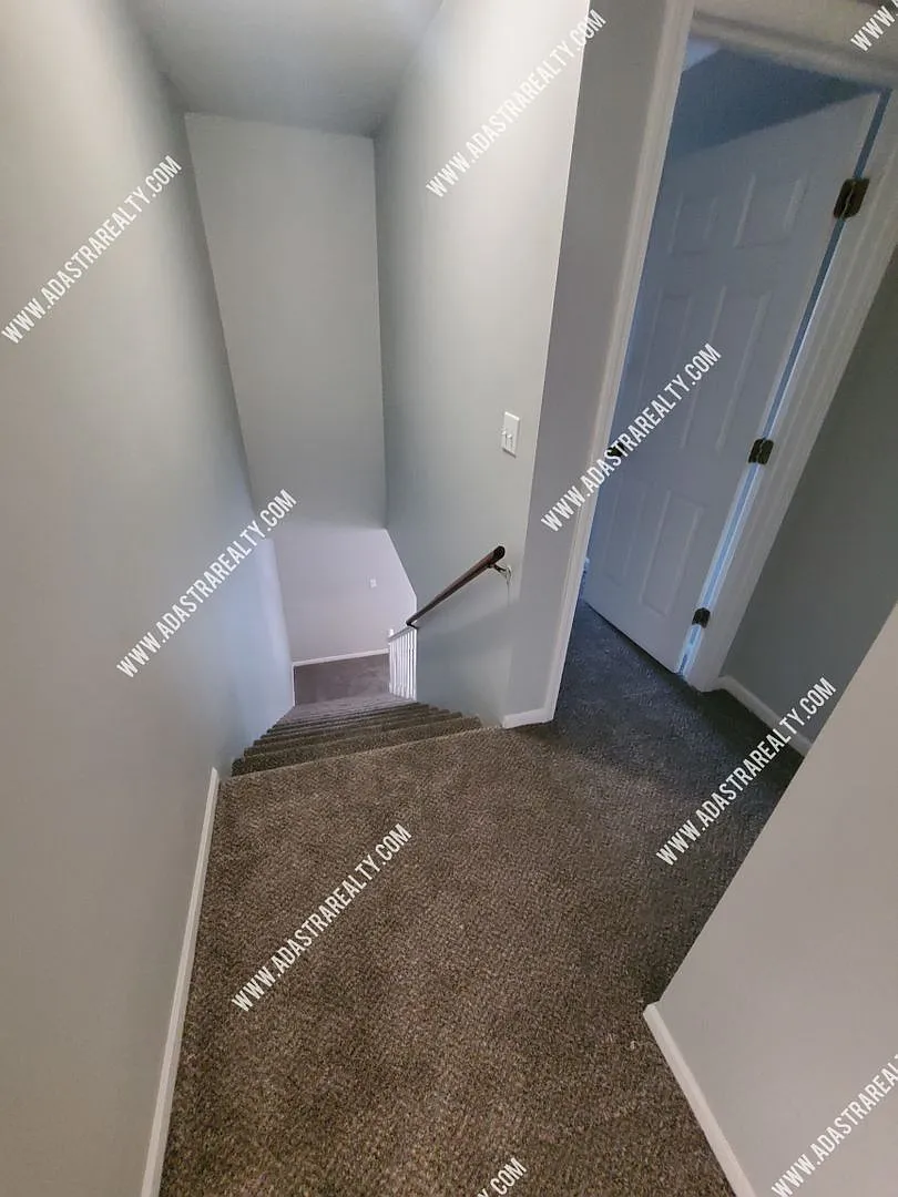 Building Photo - 304 N 9th St #B