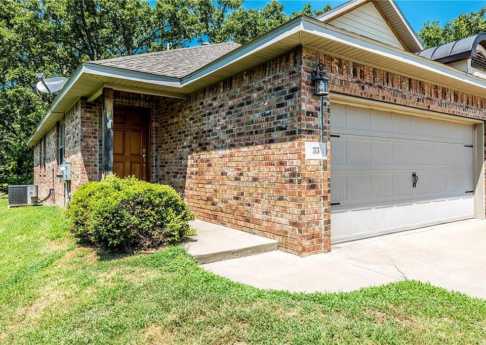 1st image of 33 S Woodsprings Dr