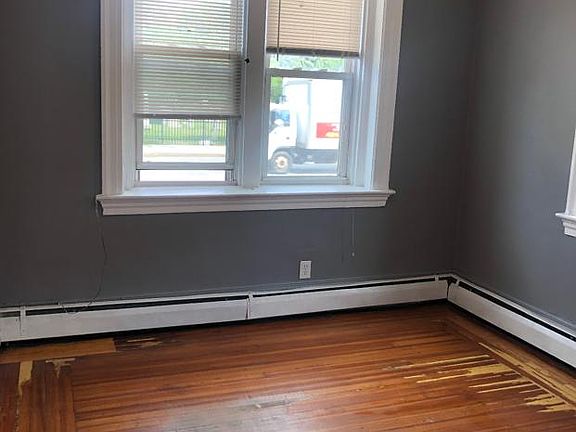 2nd image of 465 Elmwood Ave APT 1