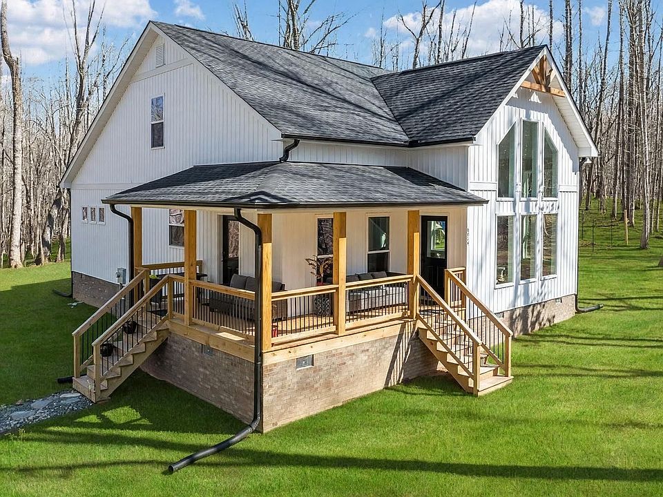 24 Cottage w/ 12 Acres/Creek