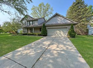 7562 Greenway Ln, West Bloomfield, MI