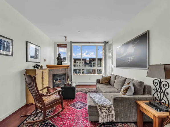 580 Raven Woods Dr #417, Burrard Inlet 3, BC V7G 2T3