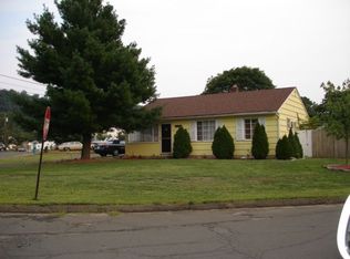 39 Navarro Rd, East Haven, CT 06512