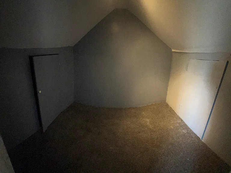MASTER CLOSET 2