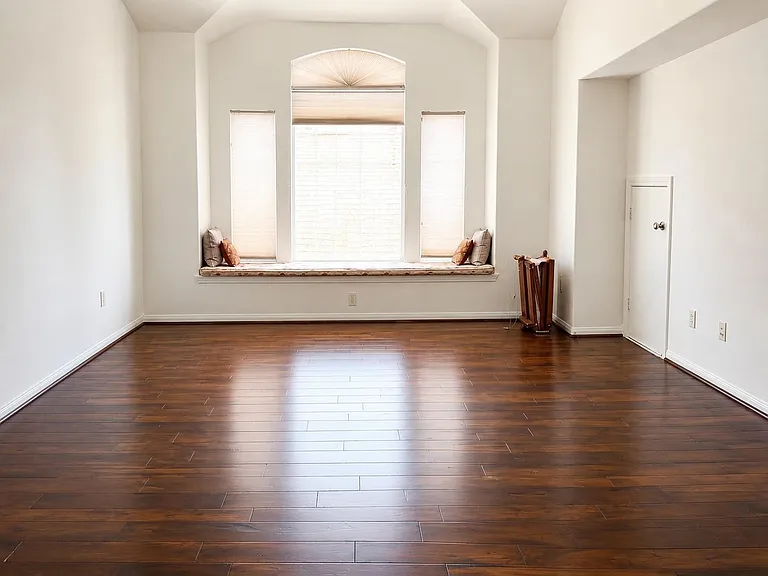 822 Floriencia St — Photo 11