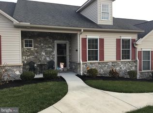 6944 Derrick Dr, Harrisburg, PA 17112