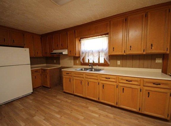 5th image of 905 1st St