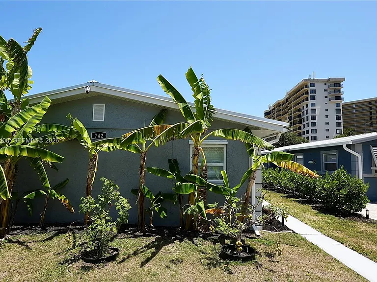 742 Granada St #A — Photo 8