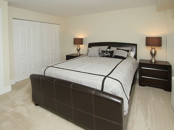 2nd image of 475 W Lovell St APT 106