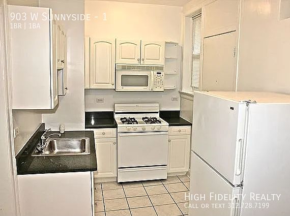 3rd image of 903 W Sunnyside Ave #1