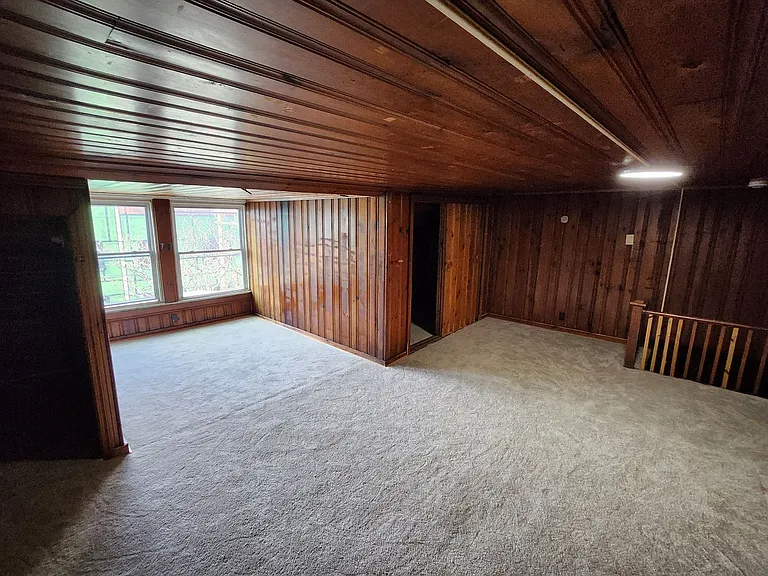 818 W Walnut St — Photo 11