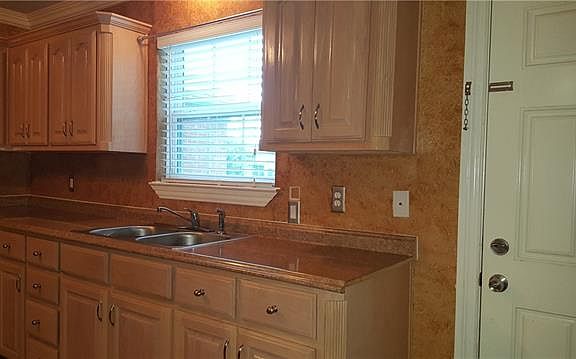 4th image of 1048 Cole Ct