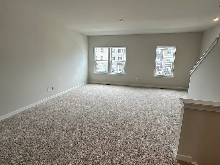 212 Huntwellwest Blvd — Photo 40