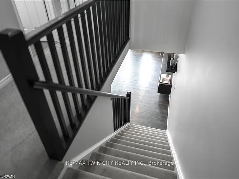 76 Meadowridge St — Photo 17