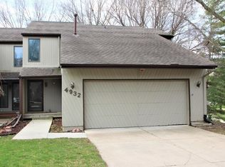 4932 W Park Dr, West Des Moines, IA 50266