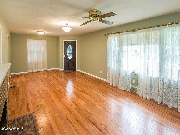 4th image of 3117 Hogan Dr