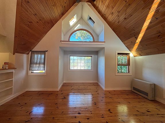 2nd image of 13 Southmayd Rd #3B