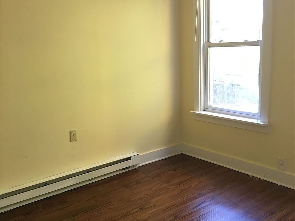 1st image of 73 Frank St Unit 2