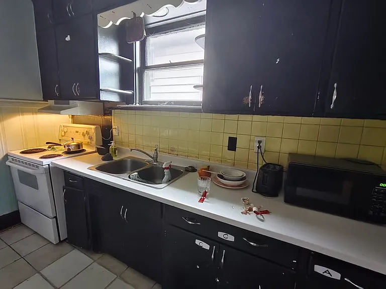 473 McEwan Ave — Photo 4