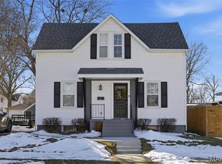704 Pine St, Highland, IL