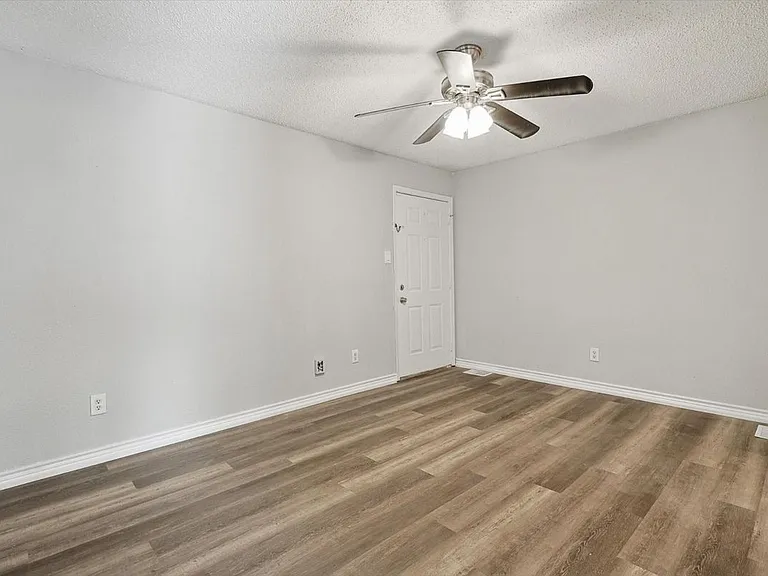 9805 Walnut St #C206 — Photo 8