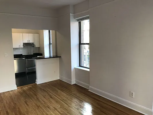 Rented by Metropolis Real Estate of Manhattan | media 11