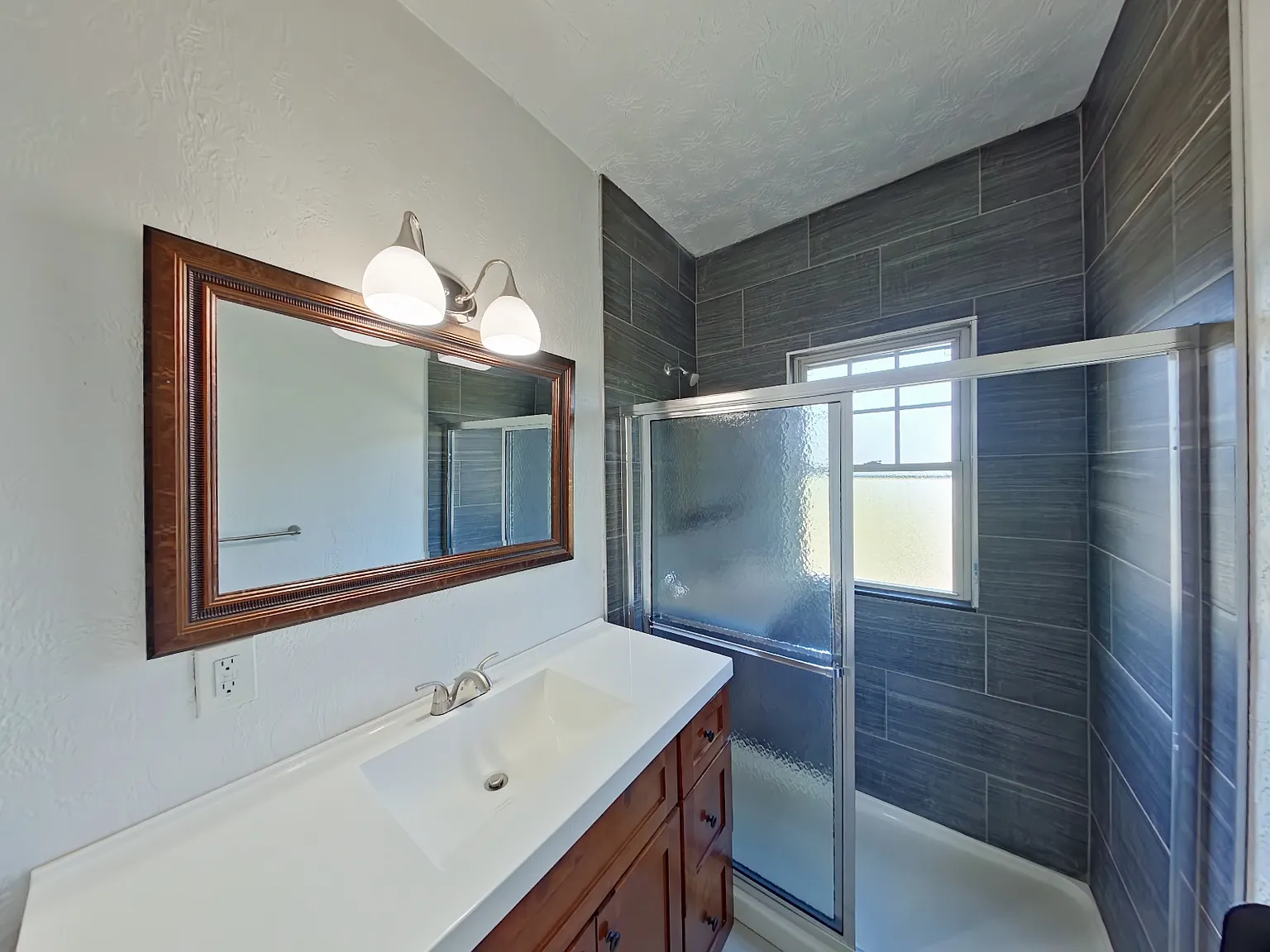 2 bed, 750 sqft, $1,350 — Photo 3