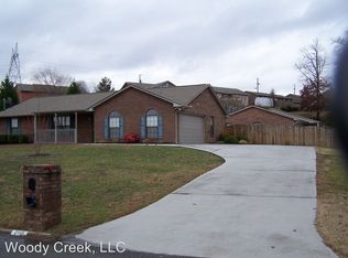 2001 Tuscany Gardens Dr, Powell, TN 37849