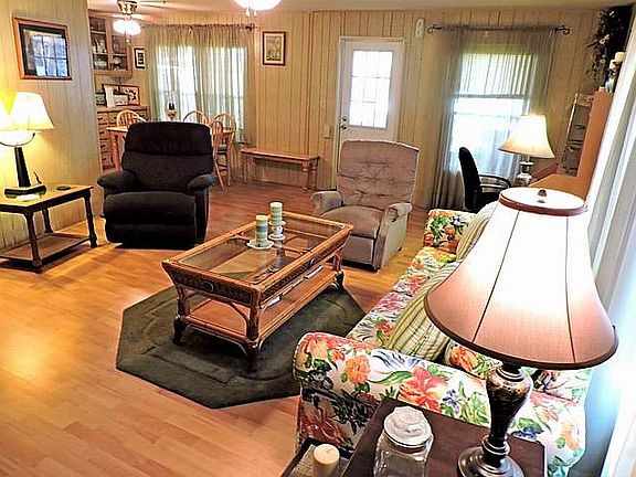 5th image of 2619 Holly Pl