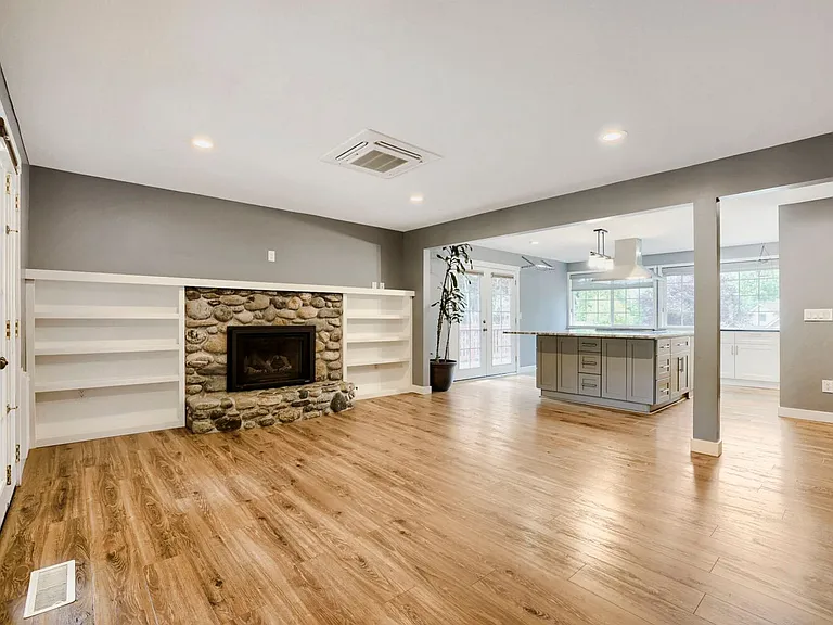 3030 Panaview Blvd — Photo 2