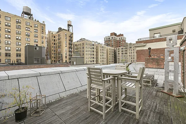 Rented by Compass | media 18