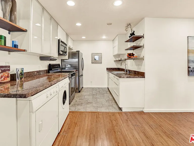2714 Auburn St #6 — Photo 23