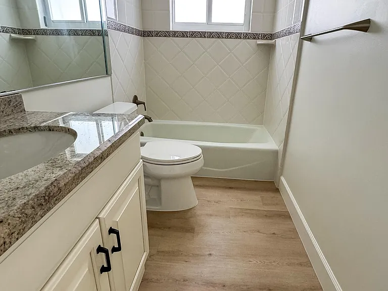 1110 Bel Air Dr #B — Photo 14