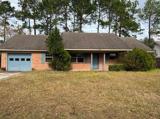 722 Robin Hood Dr, Hinesville, GA 31313