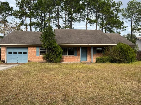 722 Robin Hood Dr, Hinesville, GA 31313
