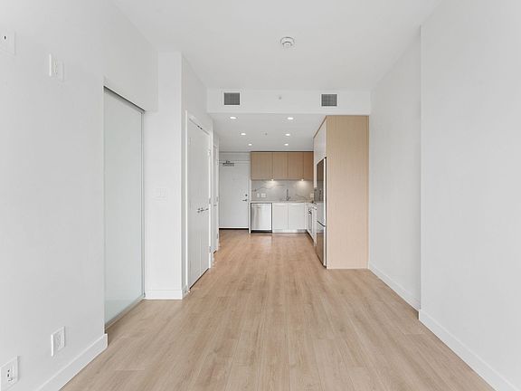5th image of 567 Clarke Rd #903
