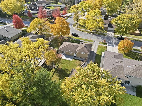5th image of 2431 Hickory Dr