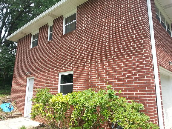 3rd image of 839 Parkway Dr SE