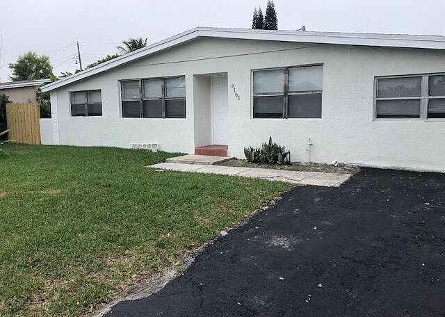 1st image of 2161 N Seacrest Blvd