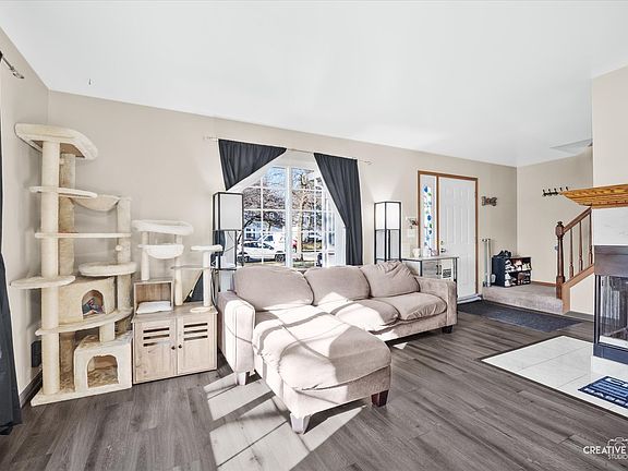 4th image of 746 Fieldcrest Dr Unit B
